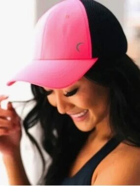 Zyia Active Neon Pink and Black Performance Trucker Cap for Women nwt